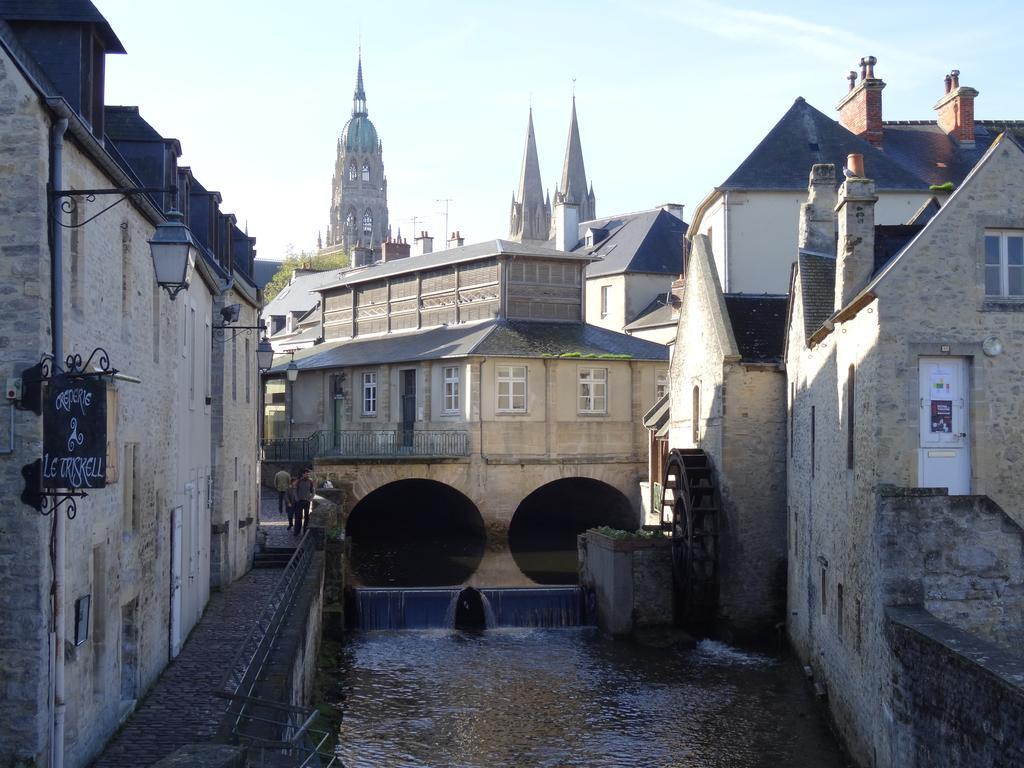 Logis Les Remparts Bed & Breakfast Bayeux Dış mekan fotoğraf